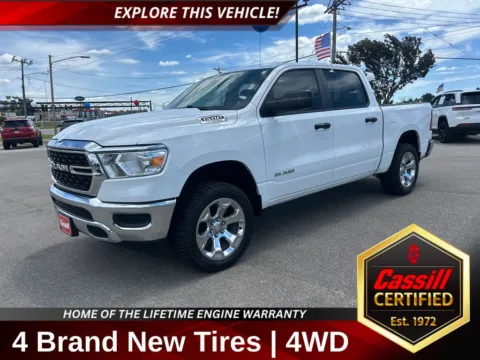 White 2023 Ram 1500 Big Horn/Lone Star for sale in Cedar Rapids, IA