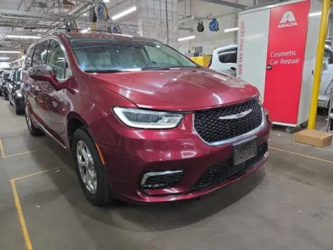 Photos of 2021 Chrysler Pacifica Limited for sale in Cedar Rapids, IA at Cassill Motors