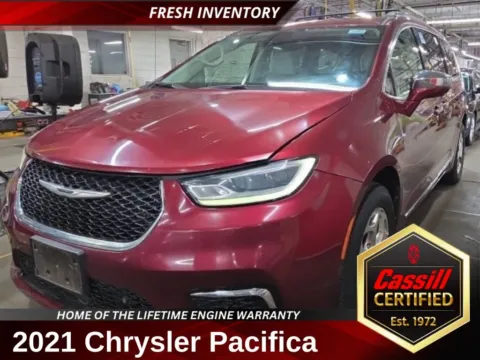 Red 2021 Chrysler Pacifica Limited for sale in Cedar Rapids, IA