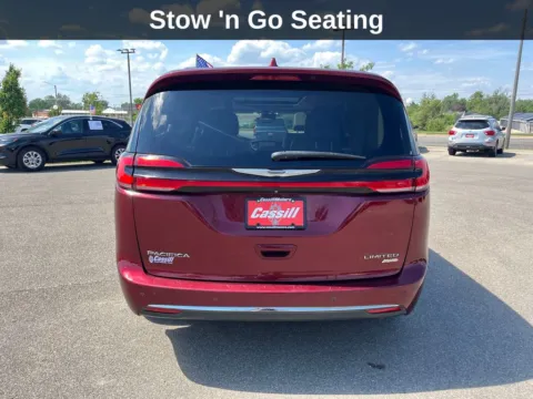 More photos of 2021 Chrysler Pacifica Limited at Cassill Motors, IA