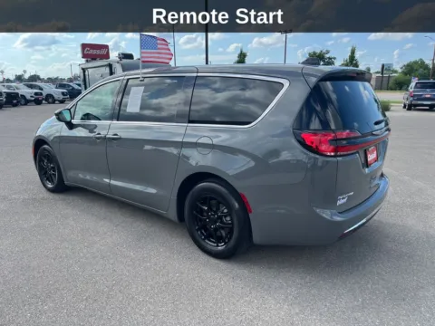 Another view of 2025 Chrysler Pacifica Select for sale in Cedar Rapids, IA at Cassill Motors