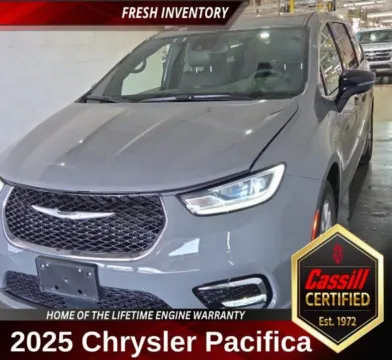 Gray 2025 Chrysler Pacifica Select for sale in Cedar Rapids, IA