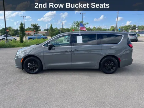 Photos of 2025 Chrysler Pacifica Select for sale in Cedar Rapids, IA at Cassill Motors