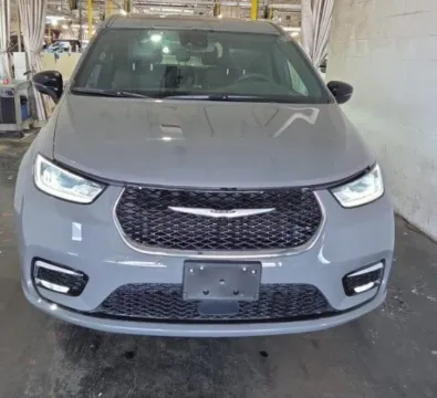 Another view of 2025 Chrysler Pacifica Select for sale in Cedar Rapids, IA at Cassill Motors