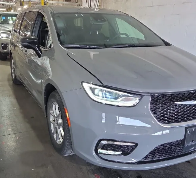 Vehicle Image 2