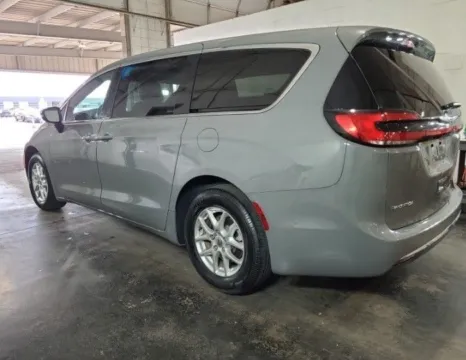 More photos of 2025 Chrysler Pacifica Select at Cassill Motors, IA