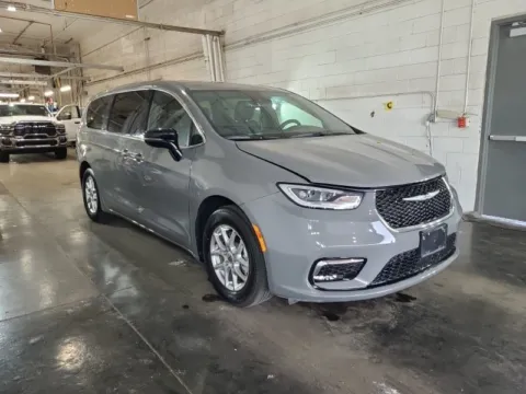 Photos of 2025 Chrysler Pacifica Select for sale in Cedar Rapids, IA at Cassill Motors