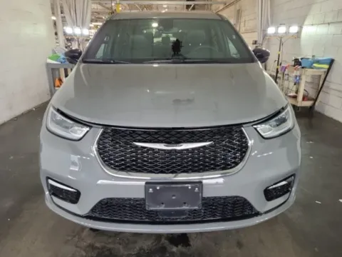 Another view of 2025 Chrysler Pacifica Select for sale in Cedar Rapids, IA at Cassill Motors