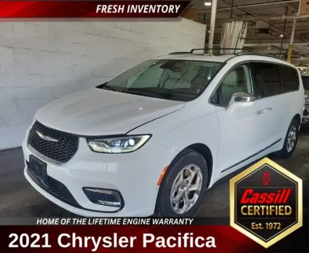 White 2021 Chrysler Pacifica Limited for sale in Cedar Rapids, IA