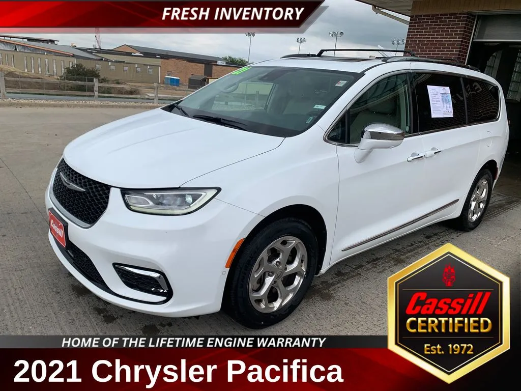 2021 Chrysler Pacifica Limited's photo