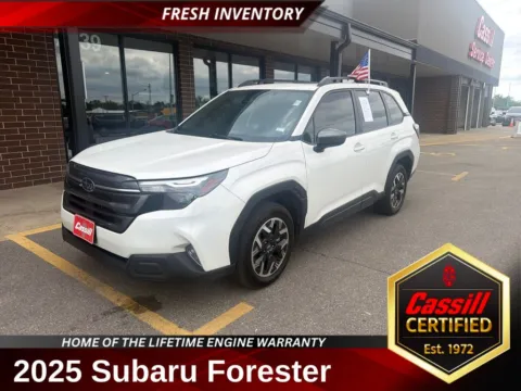 White 2025 Subaru Forester Premium for sale in Cedar Rapids, IA