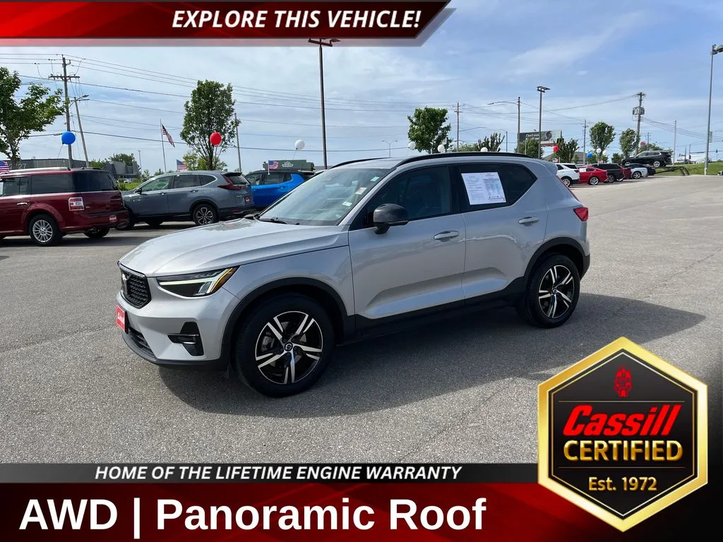 Unknown 2023 Volvo XC40 B5 Plus Dark Theme for sale in Cedar Rapids, IA