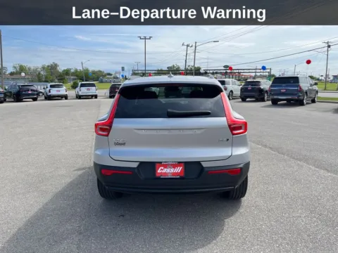 More photos of 2023 Volvo XC40 B5 Plus Dark Theme at Cassill Motors, IA