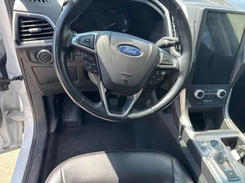 More photos of 2023 Ford Edge SEL at Cassill Motors, IA