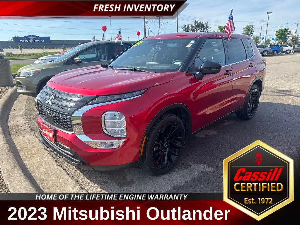 2023 Mitsubishi Outlander SE Black Edition 2WD's photo