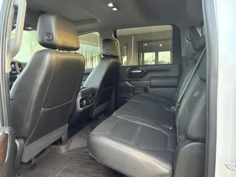 More photos of 2020 GMC Sierra 2500HD Denali at Cassill Motors, IA