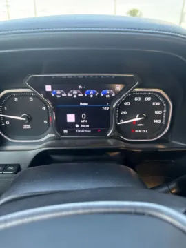 More photos of 2020 GMC Sierra 2500HD Denali at Cassill Motors, IA