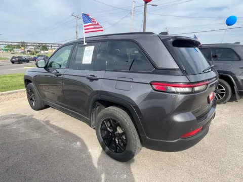 More photos of 2024 Jeep Grand Cherokee Altitude at Cassill Motors, IA