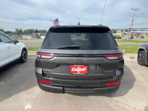 More photos of 2024 Jeep Grand Cherokee Altitude at Cassill Motors, IA