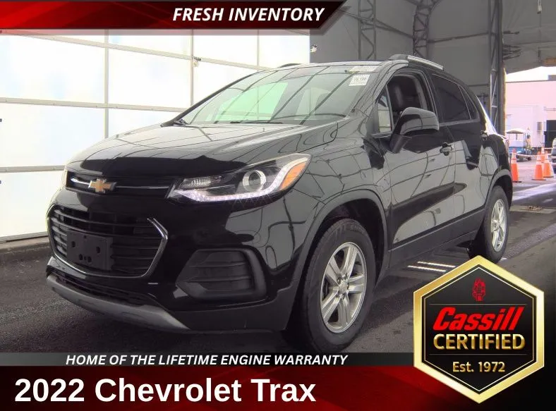 Black 2022 Chevrolet Trax LT for sale in Cedar Rapids, IA