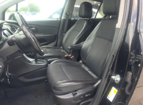 More photos of 2022 Chevrolet Trax LT at Cassill Motors, IA