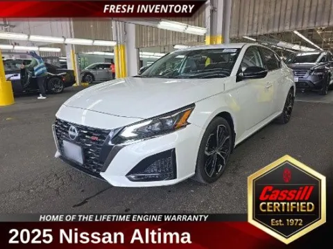 White 2025 Nissan Altima 2.5 SR for sale in Cedar Rapids, IA