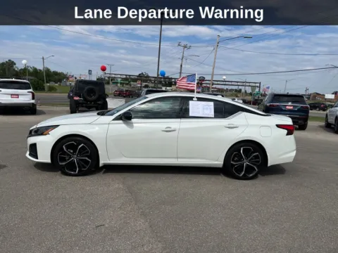More photos of 2025 Nissan Altima 2.5 SR at Cassill Motors, IA