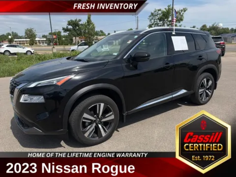 Black 2023 Nissan Rogue SL for sale in Cedar Rapids, IA