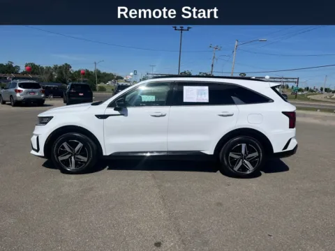 Photos of 2022 Kia Sorento S for sale in Cedar Rapids, IA at Cassill Motors