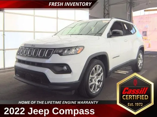 White 2022 Jeep Compass Latitude Lux for sale in Cedar Rapids, IA