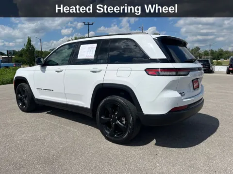 Another view of 2023 Jeep Grand Cherokee Limited for sale in Cedar Rapids, IA at Cassill Motors
