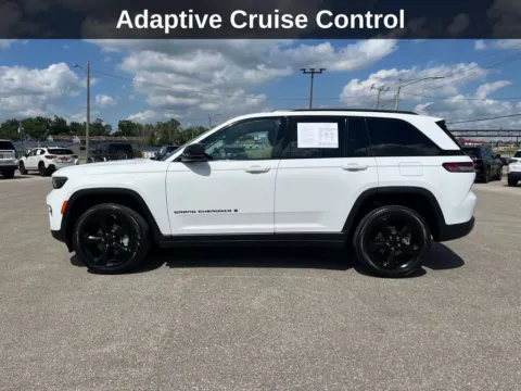Photos of 2023 Jeep Grand Cherokee Limited for sale in Cedar Rapids, IA at Cassill Motors
