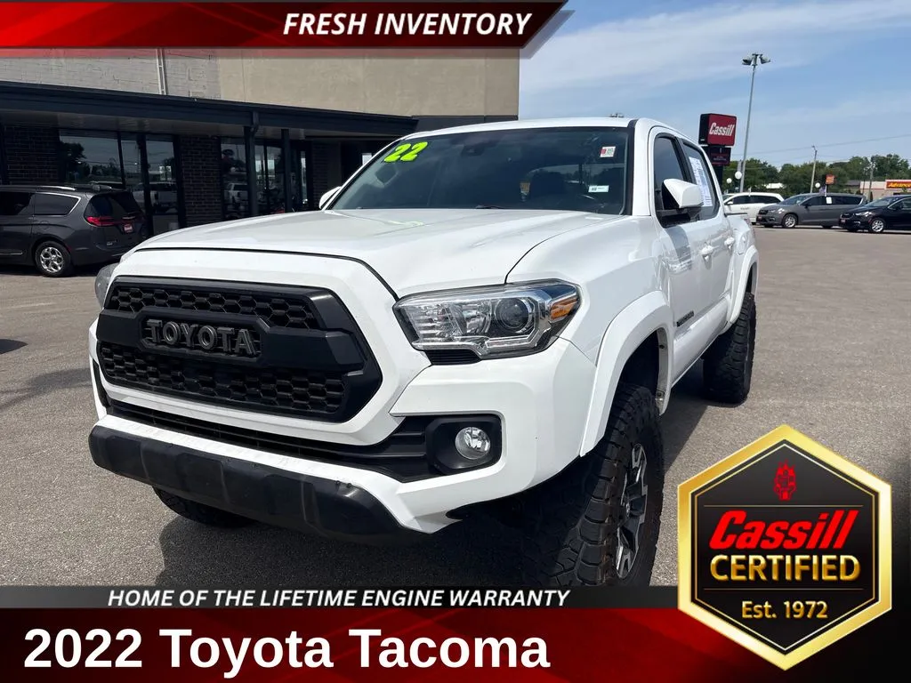 White 2022 Toyota Tacoma SR5 for sale in Cedar Rapids, IA