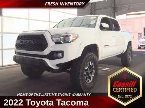 White 2022 Toyota Tacoma SR5 for sale in Cedar Rapids, IA