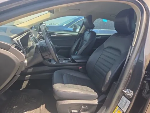 Photos of 2018 Ford Fusion SE for sale in Cedar Rapids, IA at Cassill Motors