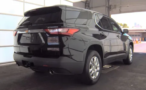 More photos of 2021 Chevrolet Traverse LS at Cassill Motors, IA