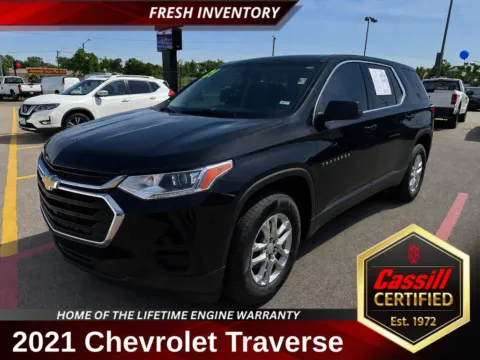 Black 2021 Chevrolet Traverse LS for sale in Cedar Rapids, IA