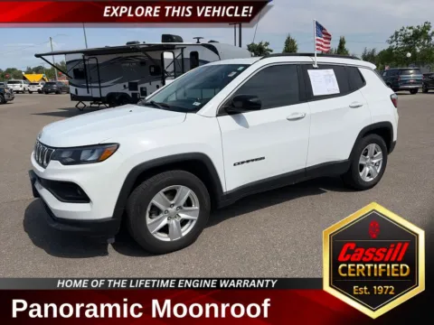 White 2022 Jeep Compass Latitude for sale in Cedar Rapids, IA