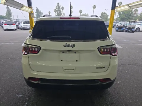 More photos of 2022 Jeep Compass Latitude at Cassill Motors, IA