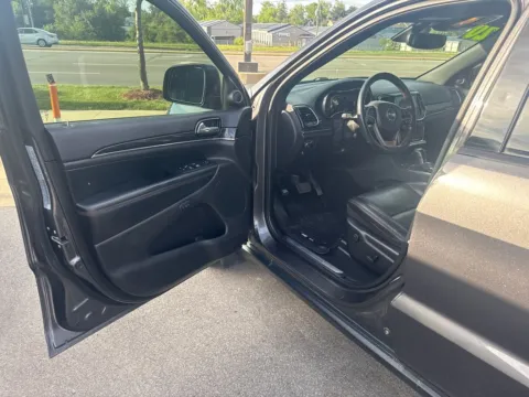 Photos of 2020 Jeep Grand Cherokee Trailhawk for sale in Cedar Rapids, IA at Cassill Motors