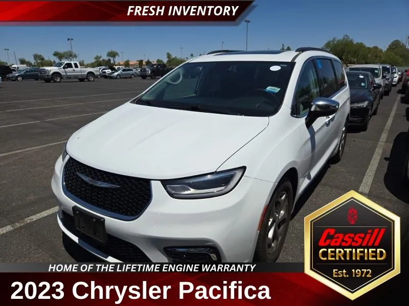White 2023 Chrysler Pacifica Limited for sale in Cedar Rapids, IA