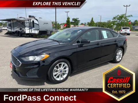 Black 2019 Ford Fusion SE for sale in Cedar Rapids, IA