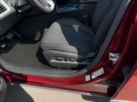 More photos of 2016 Chevrolet Equinox LT at Cassill Motors, IA