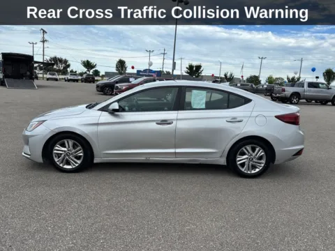 More photos of 2020 Hyundai Elantra SEL at Cassill Motors, IA