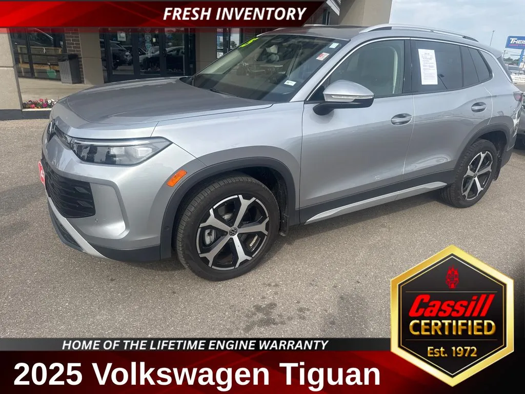 2025 Volkswagen Tiguan 2.0T SE 4Motion's photo