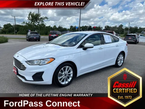 White 2020 Ford Fusion Hybrid SE for sale in Cedar Rapids, IA