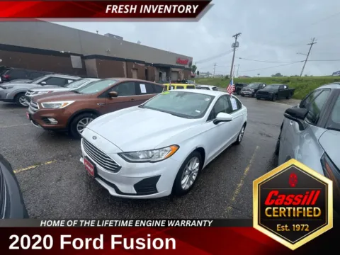 White 2020 Ford Fusion Hybrid SE for sale in Cedar Rapids, IA