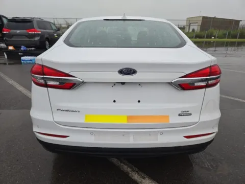 More photos of 2020 Ford Fusion Hybrid SE at Cassill Motors, IA