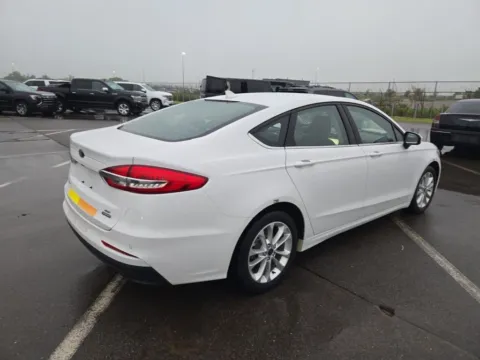 More photos of 2020 Ford Fusion Hybrid SE at Cassill Motors, IA