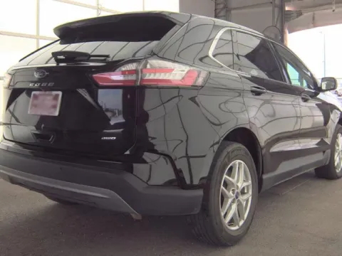More photos of 2022 Ford Edge SEL at Cassill Motors, IA